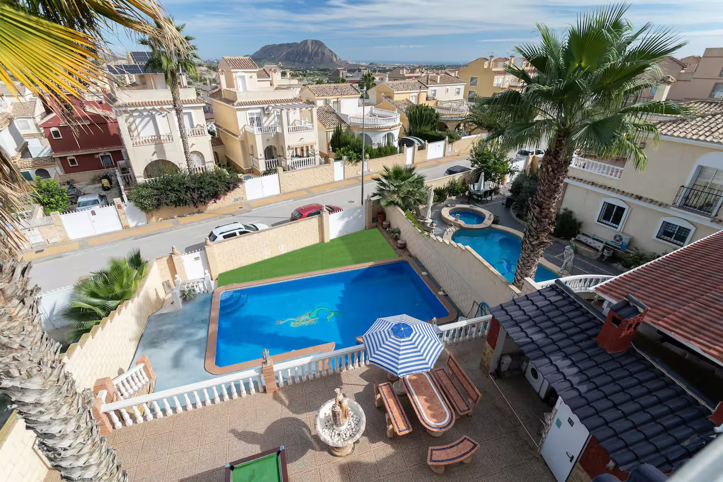 RR Villa Spain features